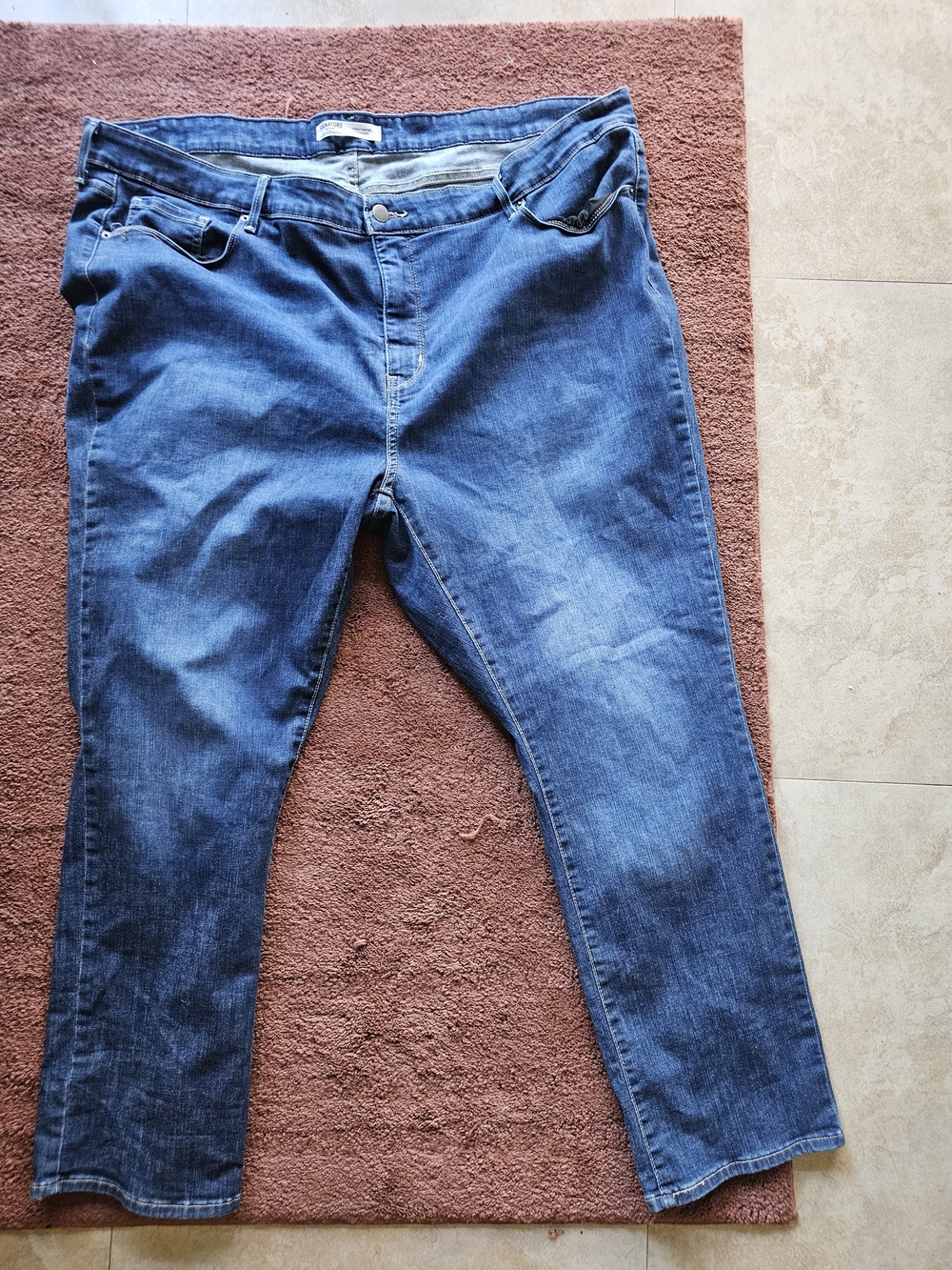 Signature by Levi Strauss Women's Midwash Blue Relaxed Jeans